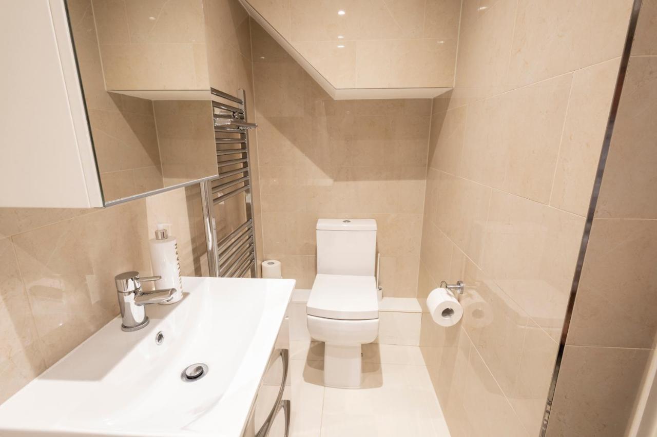 London Vegetarian Smoke & Pet Free En-Suite With Ev Parking Эджвар Экстерьер фото