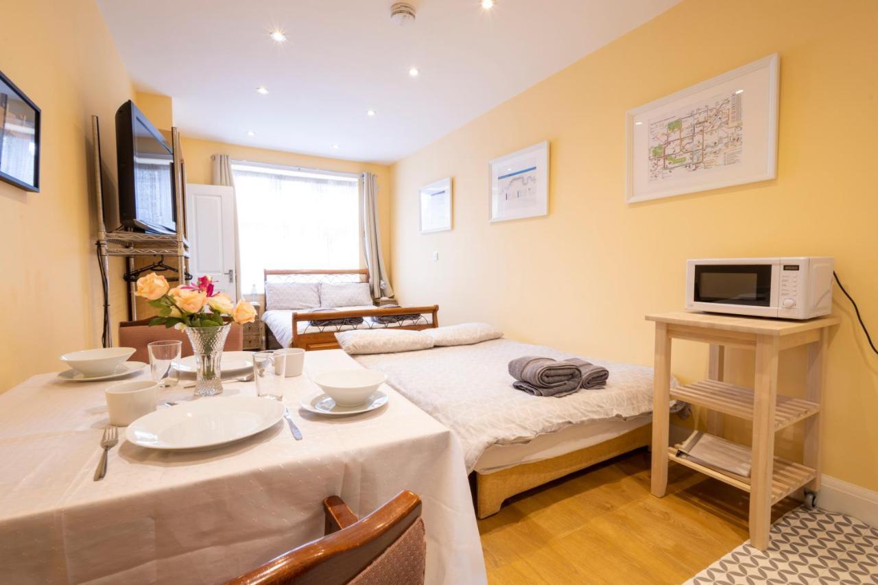 London Vegetarian Smoke & Pet Free En-Suite With Ev Parking Эджвар Экстерьер фото