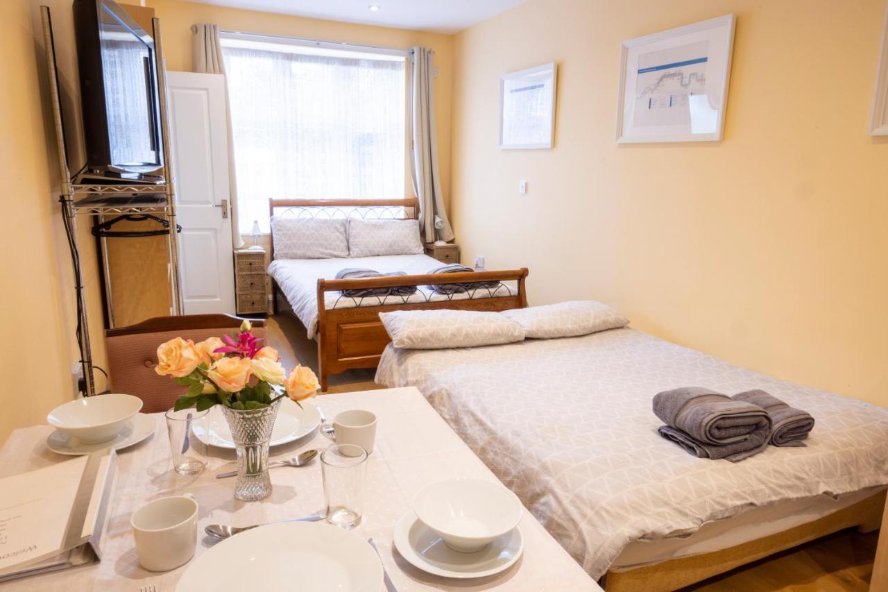 London Vegetarian Smoke & Pet Free En-Suite With Ev Parking Эджвар Экстерьер фото