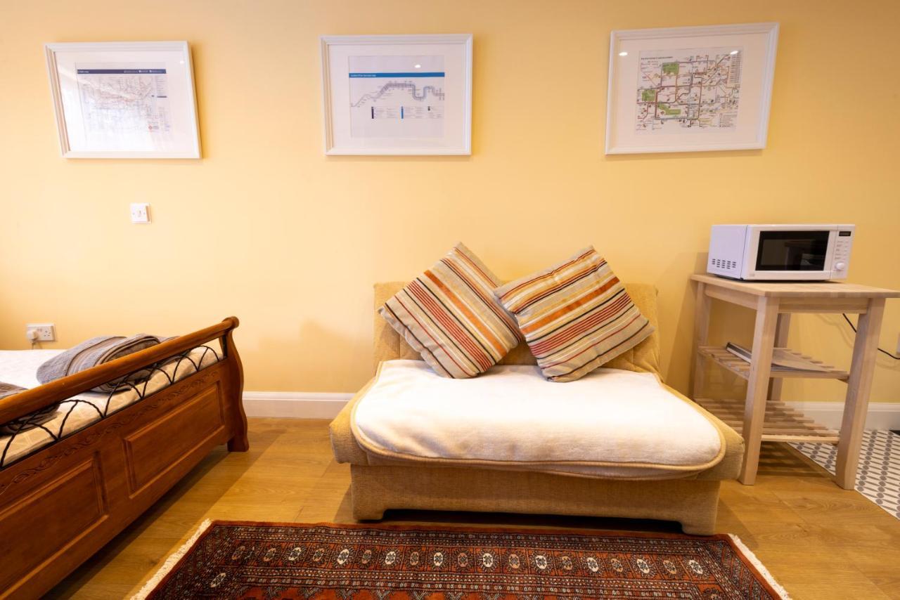 London Vegetarian Smoke & Pet Free En-Suite With Ev Parking Эджвар Экстерьер фото