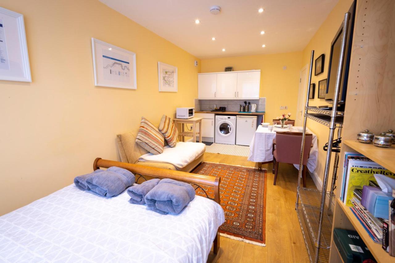 London Vegetarian Smoke & Pet Free En-Suite With Ev Parking Эджвар Экстерьер фото