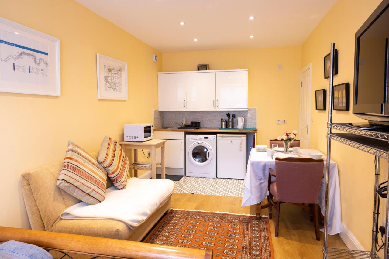 London Vegetarian Smoke & Pet Free En-Suite With Ev Parking Эджвар Экстерьер фото