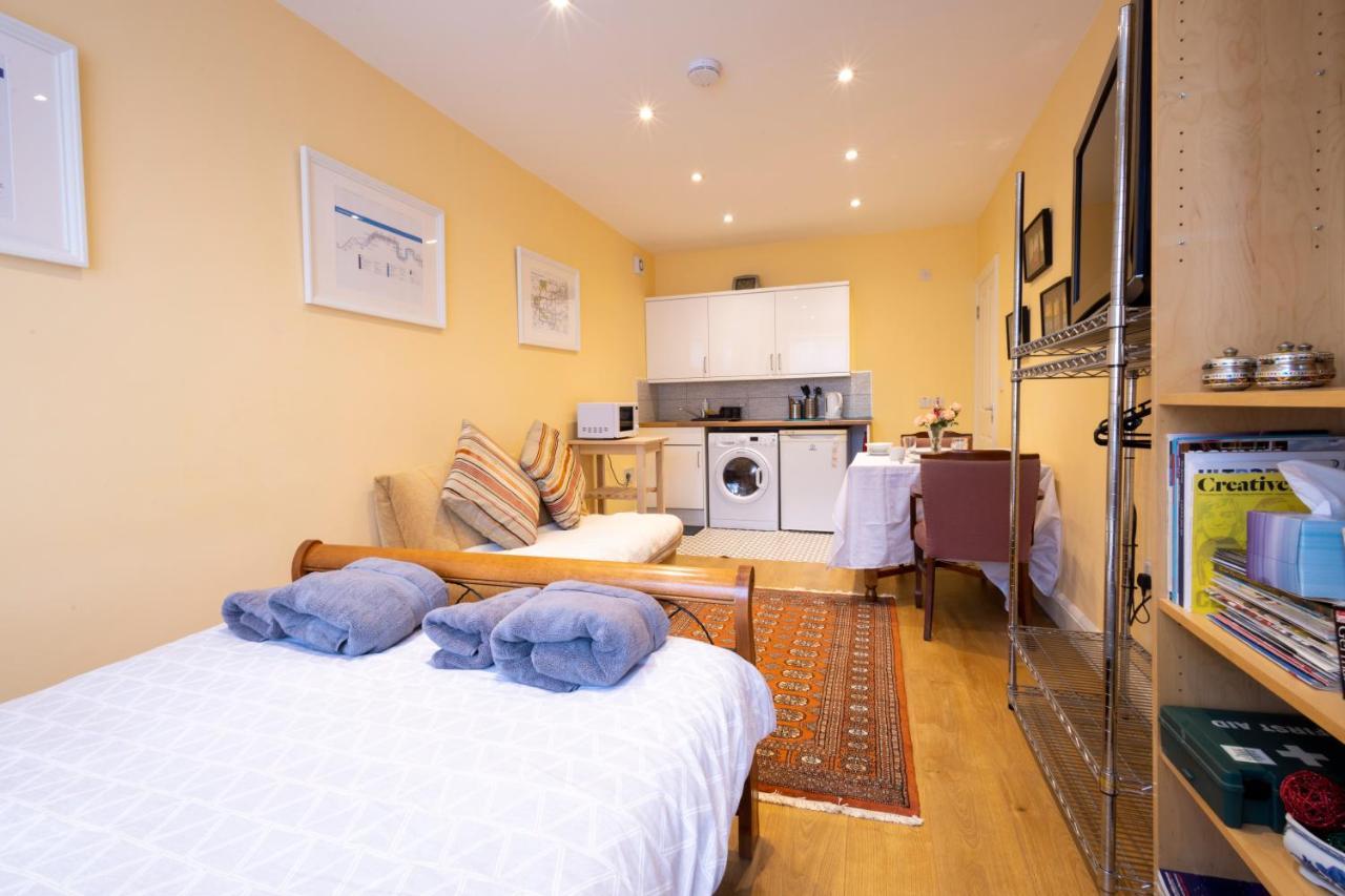 London Vegetarian Smoke & Pet Free En-Suite With Ev Parking Эджвар Экстерьер фото