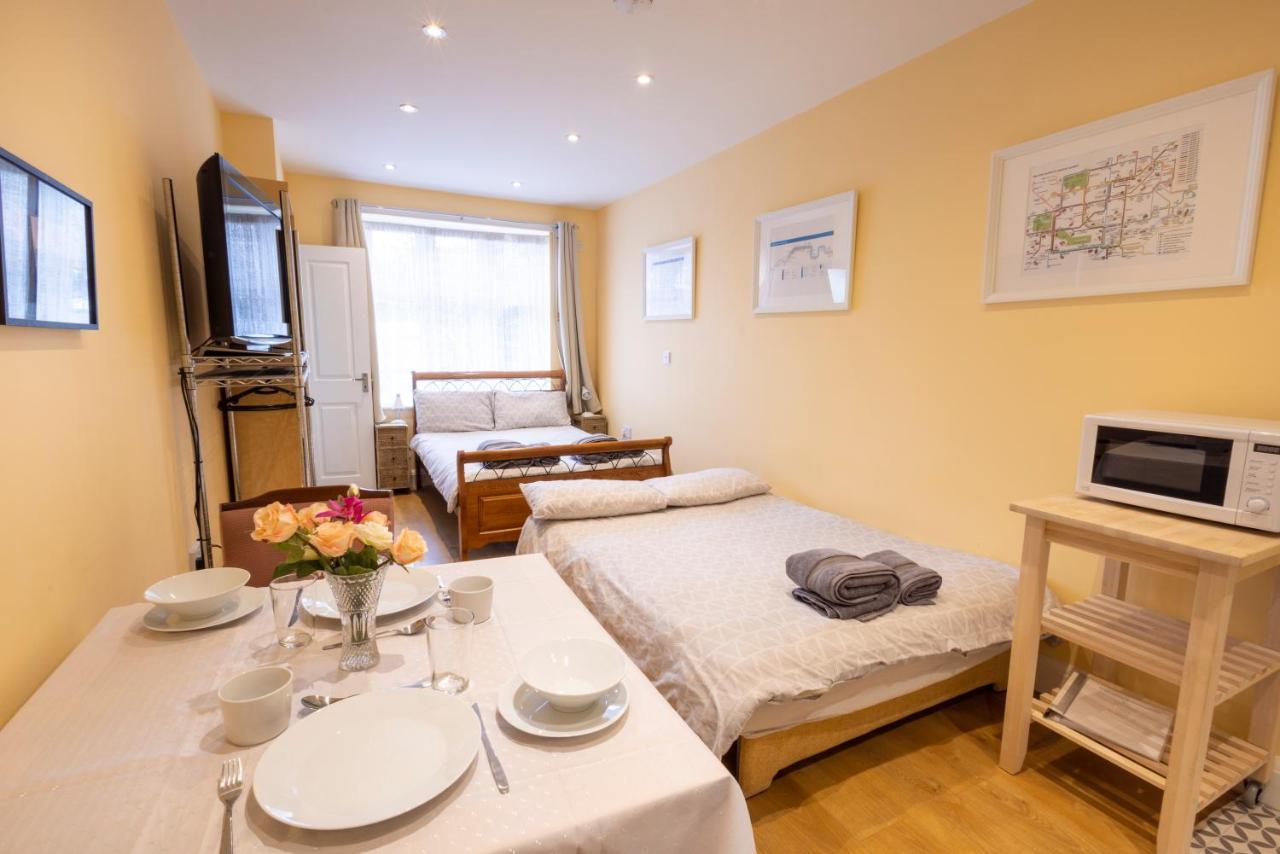 London Vegetarian Smoke & Pet Free En-Suite With Ev Parking Эджвар Экстерьер фото