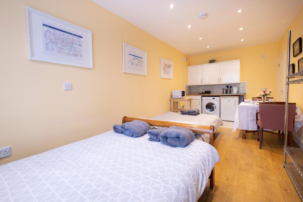 London Vegetarian Smoke & Pet Free En-Suite With Ev Parking Эджвар Экстерьер фото