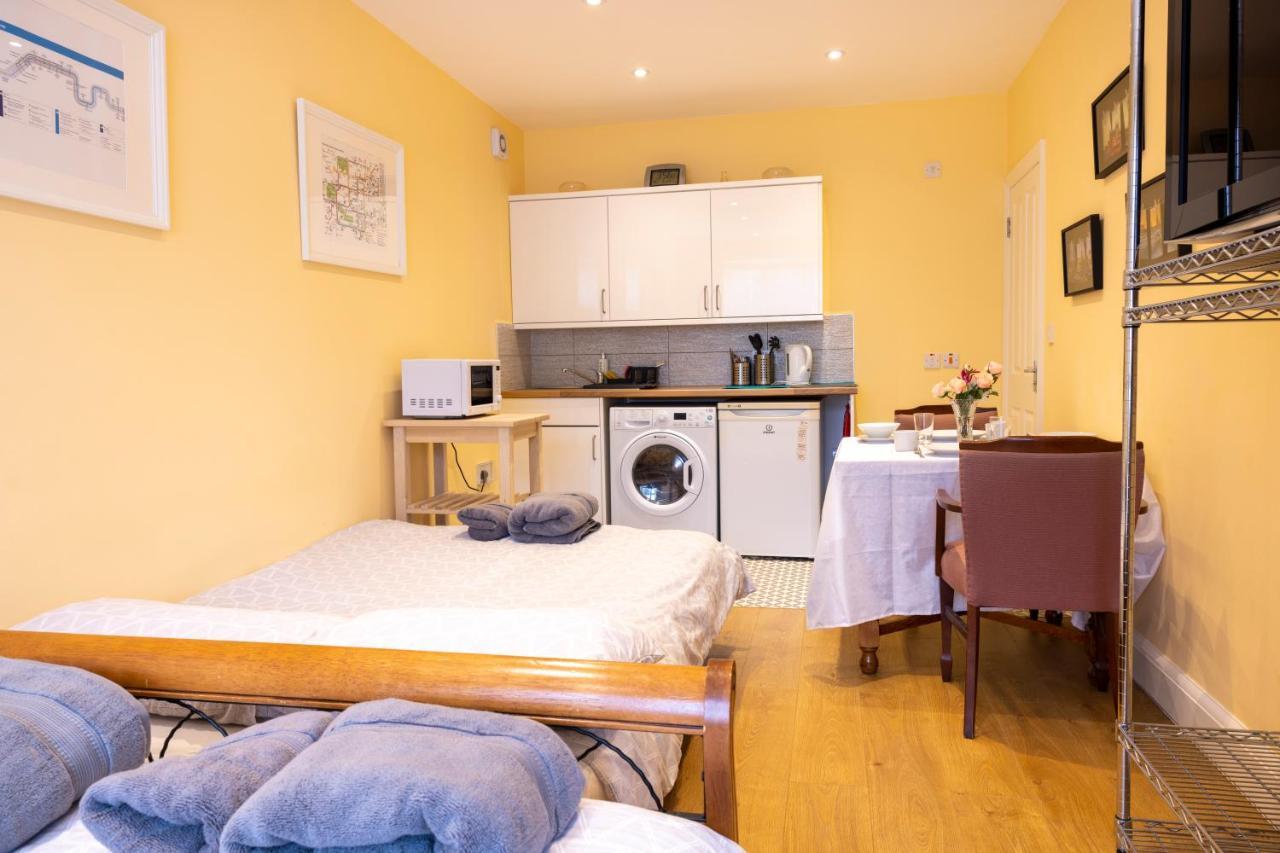 London Vegetarian Smoke & Pet Free En-Suite With Ev Parking Эджвар Экстерьер фото